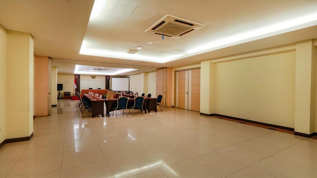 โรงแรมมาร์ลิน เปอกาโลงัน ภายนอก รูปภาพ