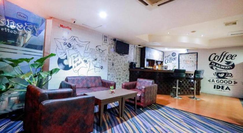 โรงแรมมาร์ลิน เปอกาโลงัน ภายนอก รูปภาพ